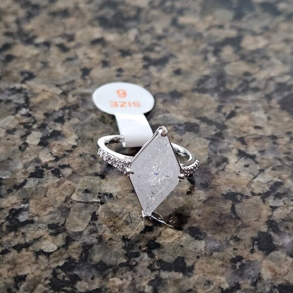 Bomb Party RG51666 "A Band Of Light " White Ice Crystal Sz 6 - Picture 2 of 5